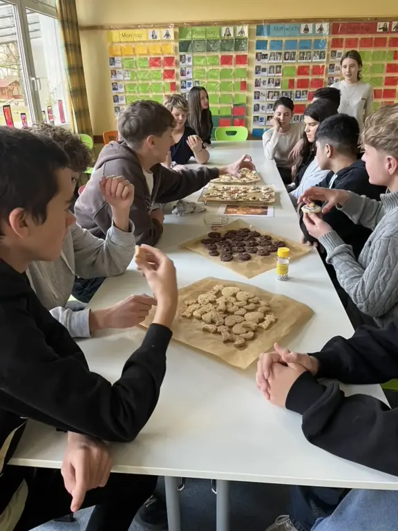 Kooperation mit der Fidelisschule - Backen