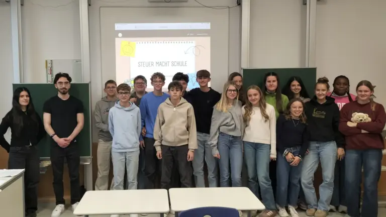 Steuer macht Schule