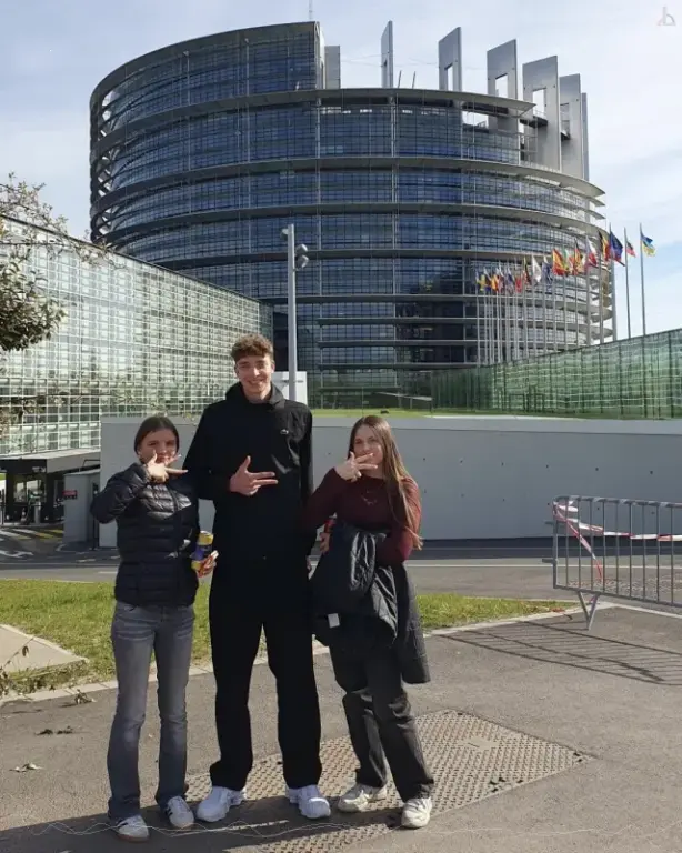 strasbourg 02 stationrsfranzoesisch ca 2025 04 08.a956ba13f32b895c