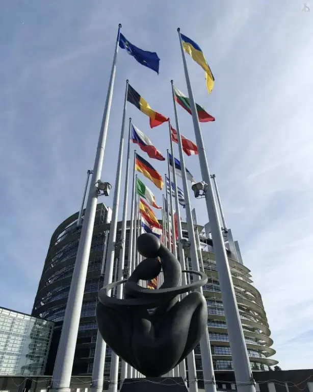 strasbourg 04 stationrsfranzoesisch ca 2025 04 08.bbf88fff5b9fc33d